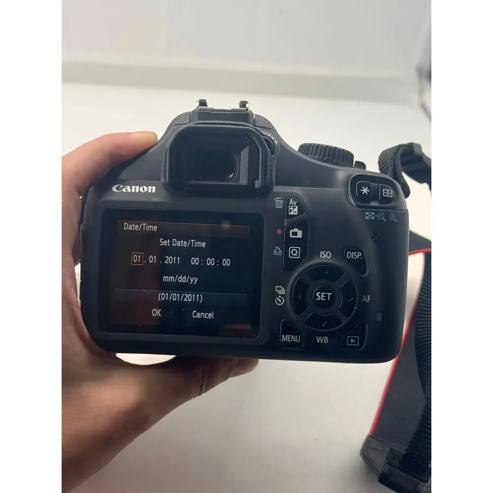 Canon EOS Rebel T3 DS126291 digital camera with new battery & charger